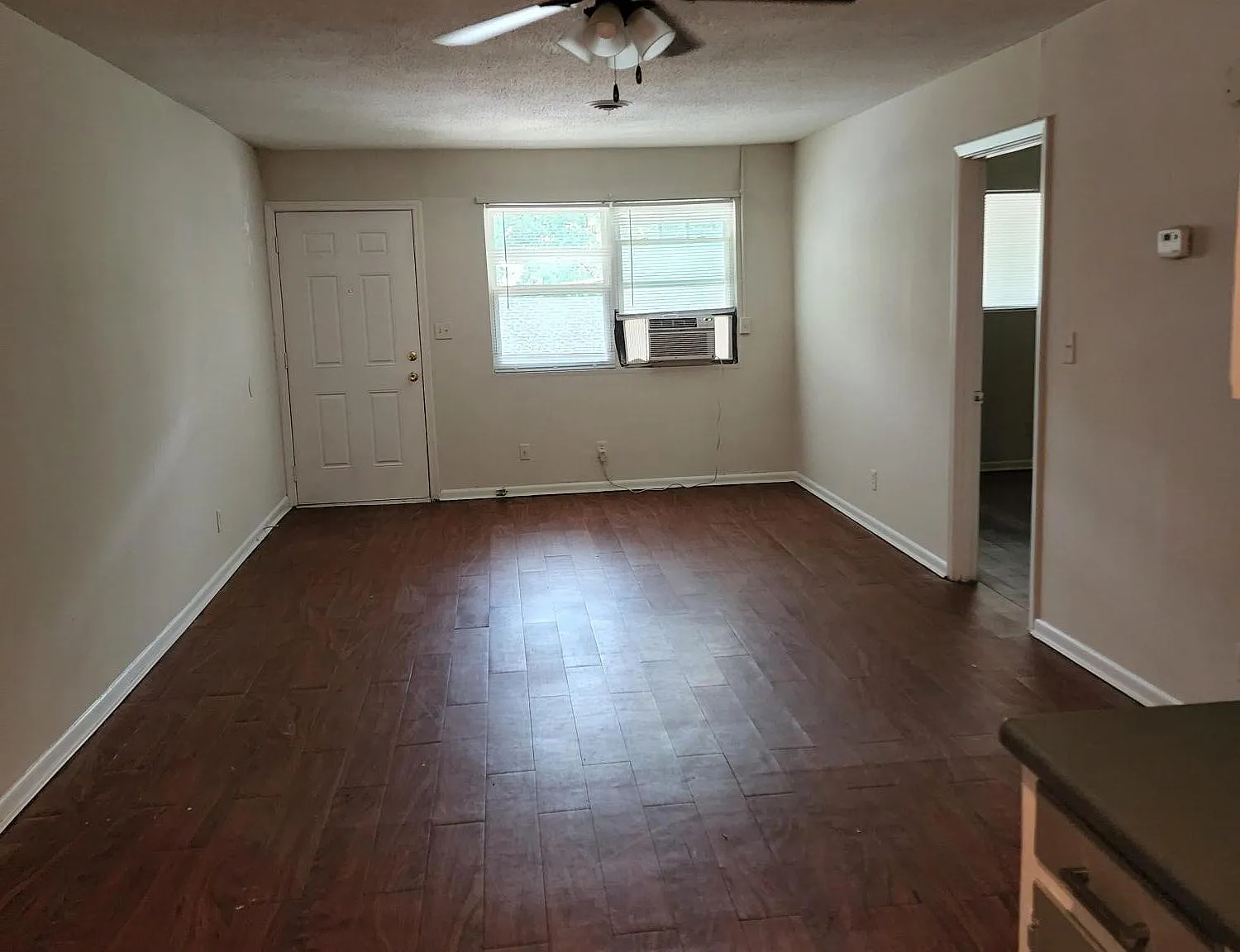 585 Marina St — Photo 3