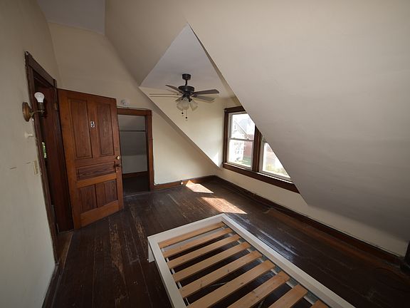 4th image of 538 Terrace Ave