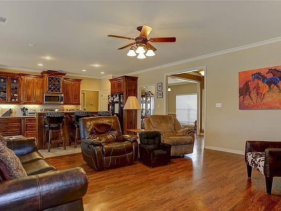 5th image of 5209 Playa Dr