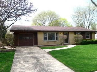 516 Carr Ct, Schaumburg, IL 60193