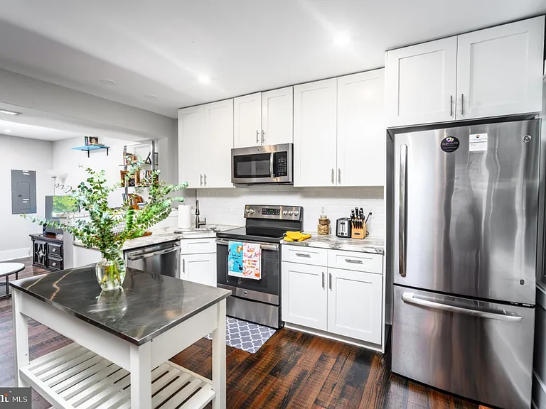5053 Sheriff Rd NE — Photo 6