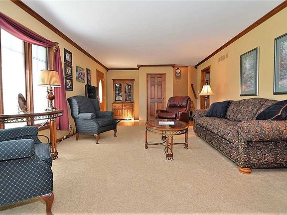 4th image of 3824 Herndon Dr