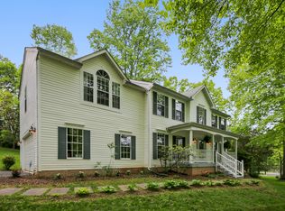 3900 Fairfax Farms Rd, Fairfax, VA 22033