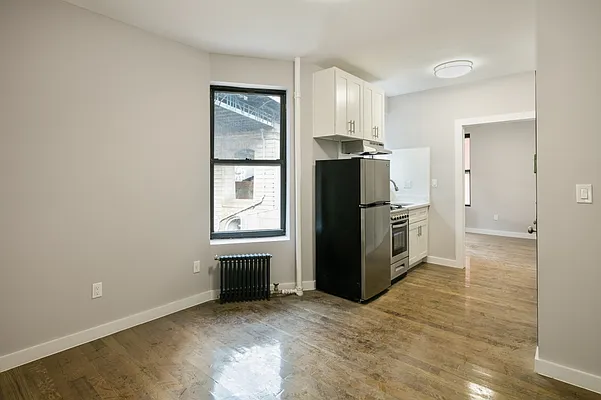 Rented by MNS | media 6