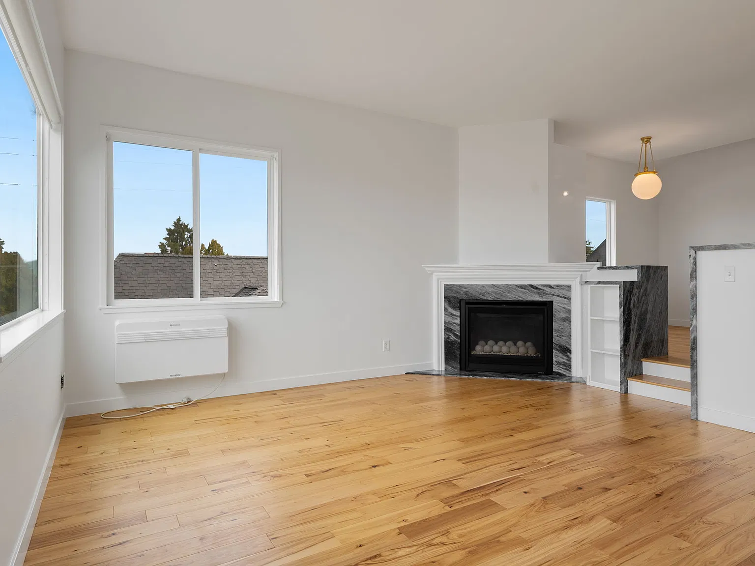 2 bed, 1123 sqft, $4,750 — Photo 3