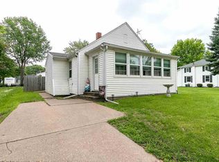 2333 S 14th St, Clinton, IA 52732