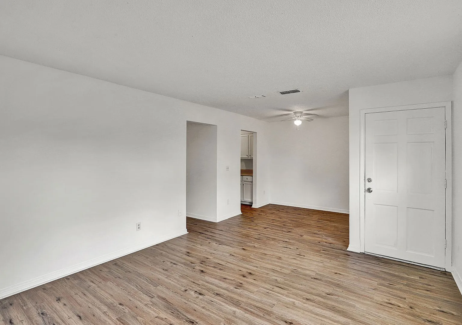 473 Bentwood lane — Photo 3