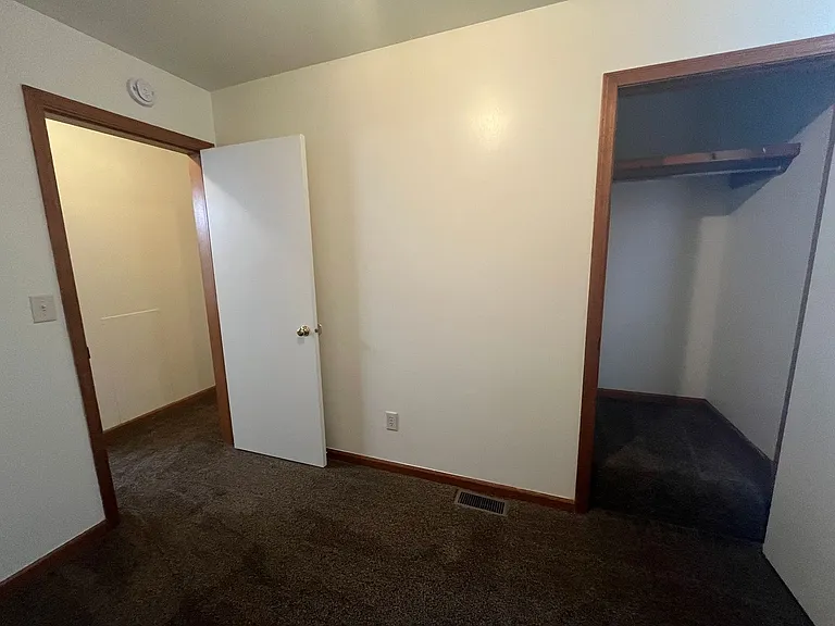 529 S Silverwood Ln #A — Photo 6