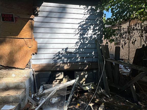 4th image of 1311 S Wellington St