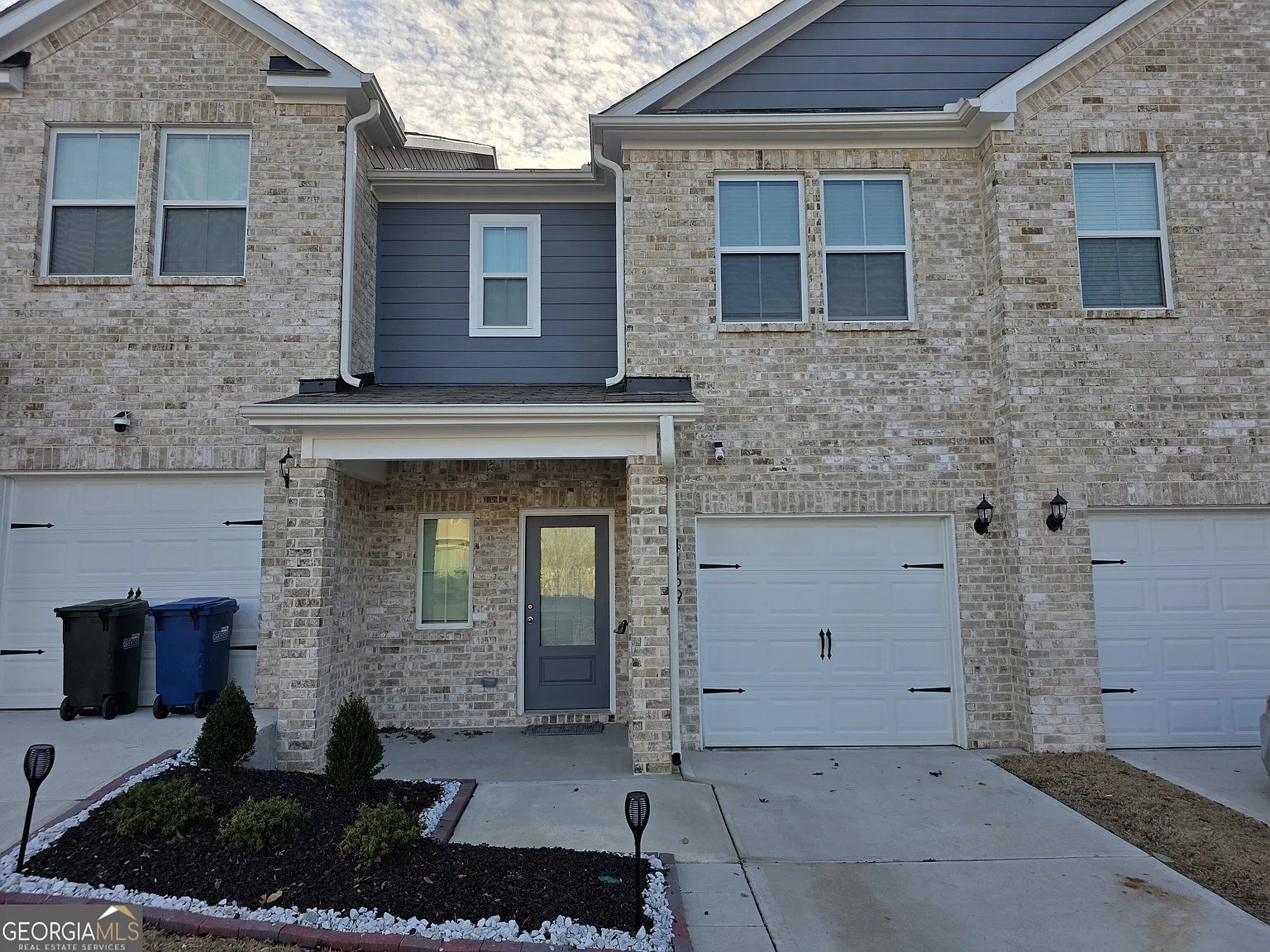 3 bed, 2.5 bath, 1788 sqft, $1,900 — Photo 2