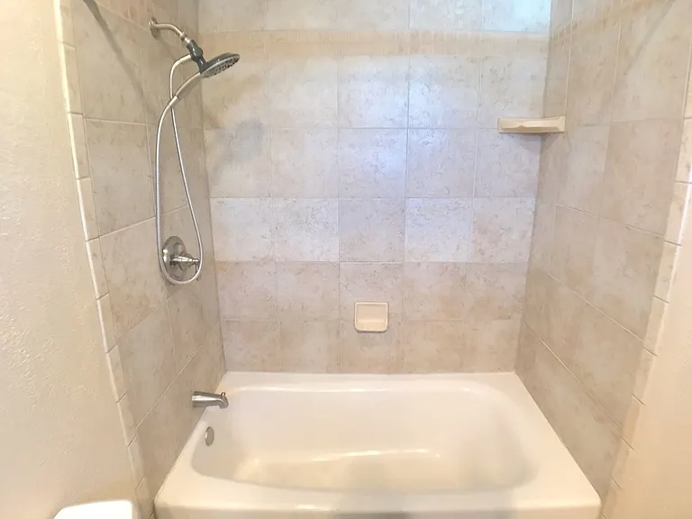 3621 Candlelight Dr NE — Photo 29
