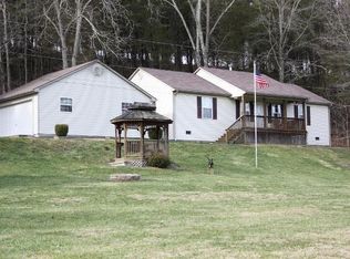 1390 Burgess Smith Rd, Sadieville, KY 40370