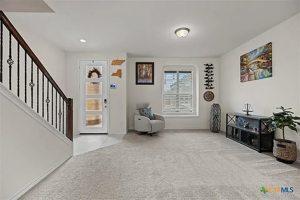 3 bed, 2.5 bath, 2753 sqft, $2,450 — Photo 4