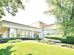 1602 Midwest Club Pkwy, Oak Brook, IL 60523