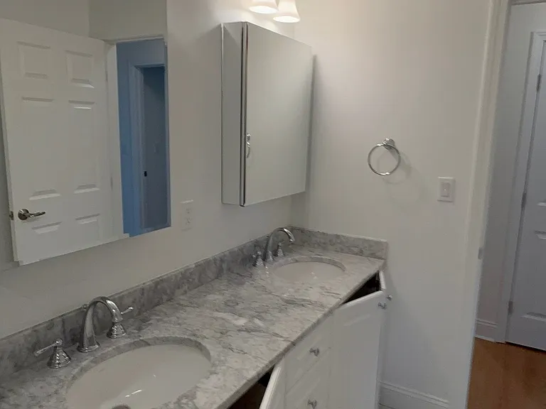 218 Ellery Ct — Photo 14