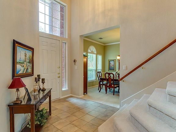 4th image of 9822 Glenshee Dr