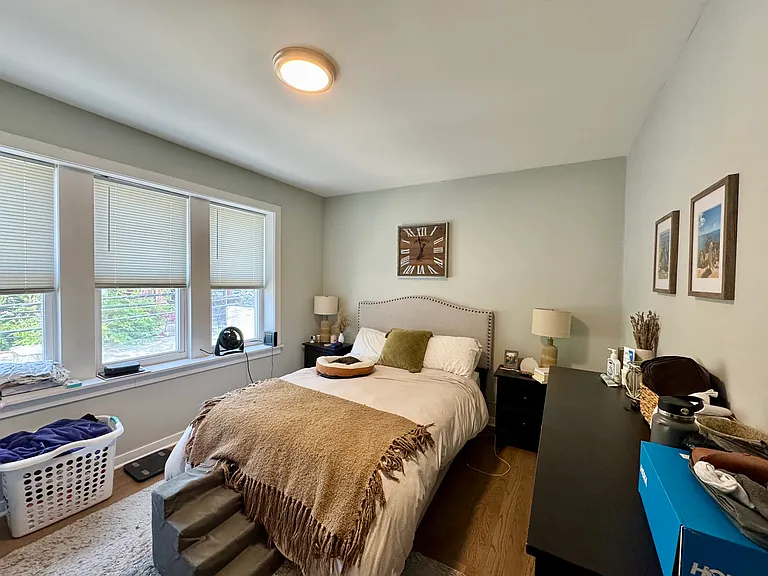 2022 W Division St #2B — Photo 17