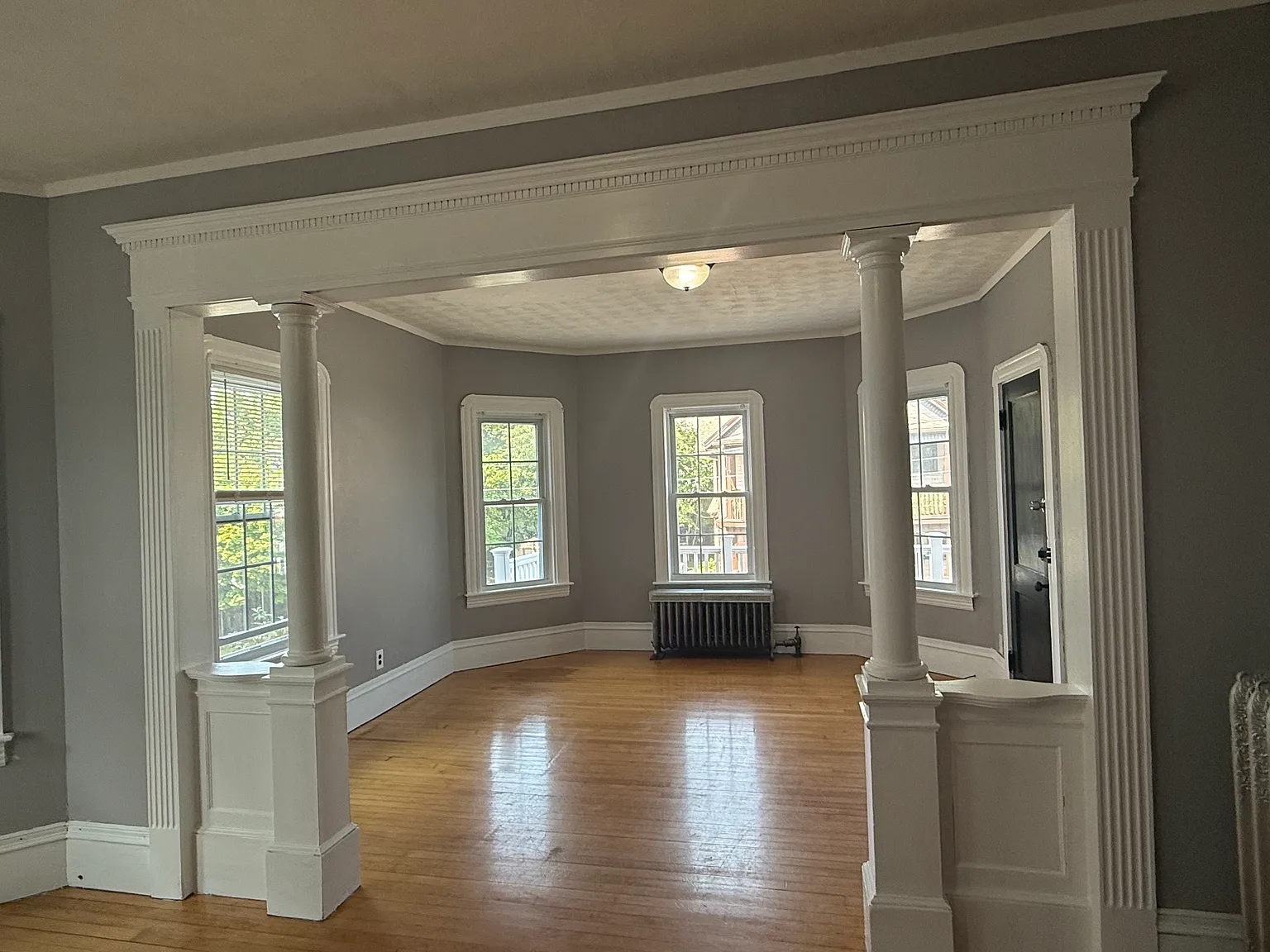3 bed, $2,300 — Photo 2