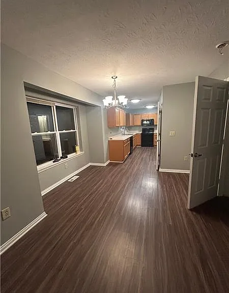 580 Rosebud Cir — Photo 8