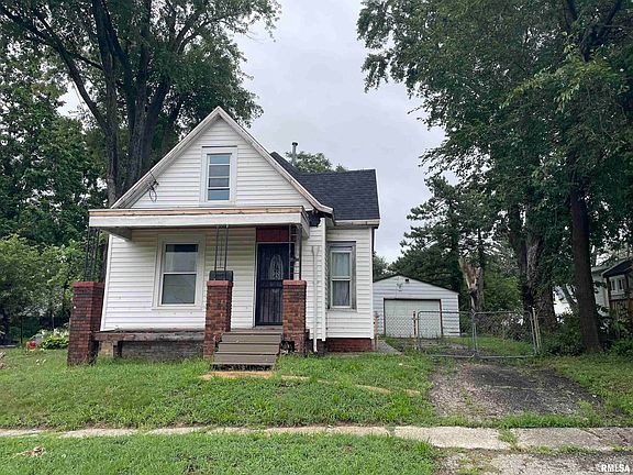 2nd image of 803 W Macqueen Ave