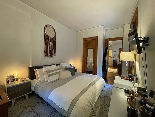 Rented by Bond New York | media 19