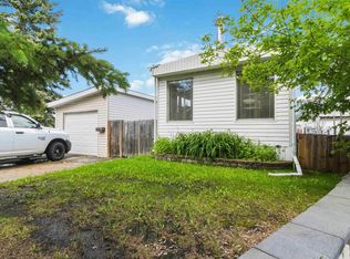 372 Evergreen Park NW, Edmonton, AB T5Y4M2