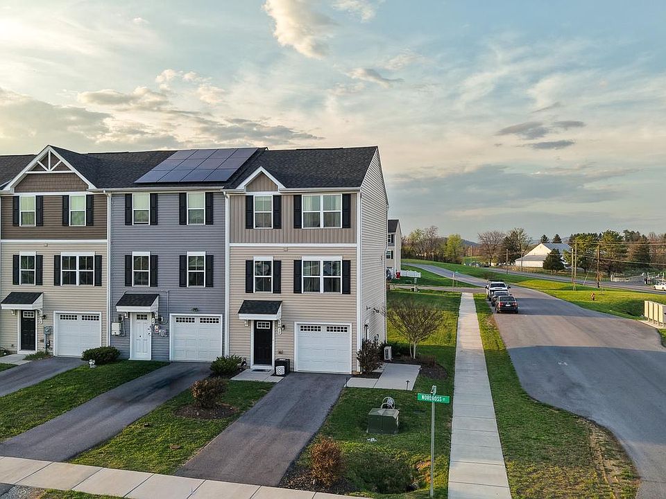 1st image of 10 Norcross Ct
