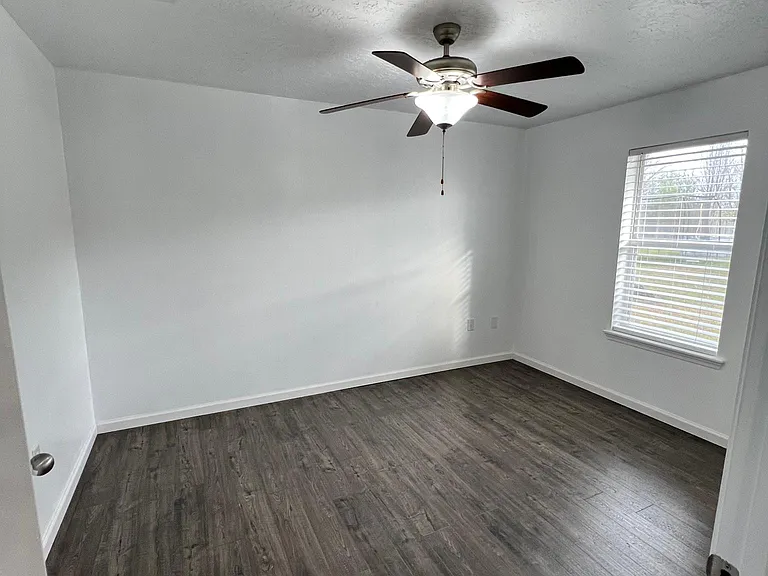 Bedroom 1/4