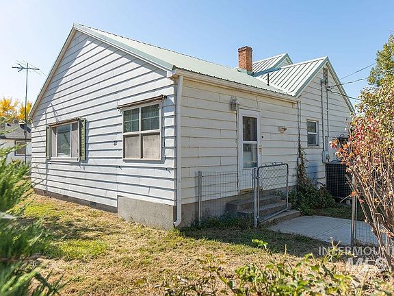 2nd image of 583 Notus Rd