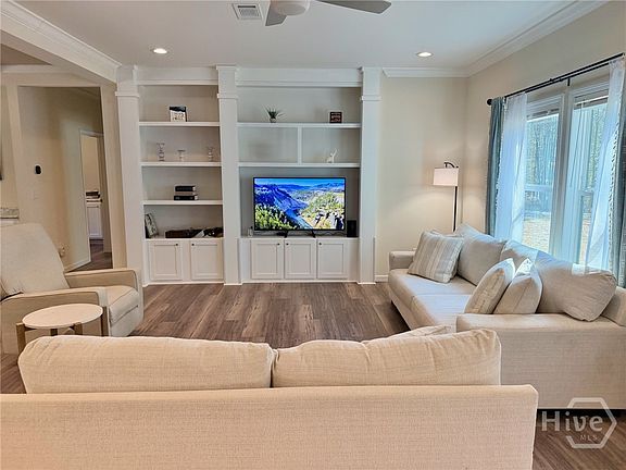 5th image of 295 Berkeley Road