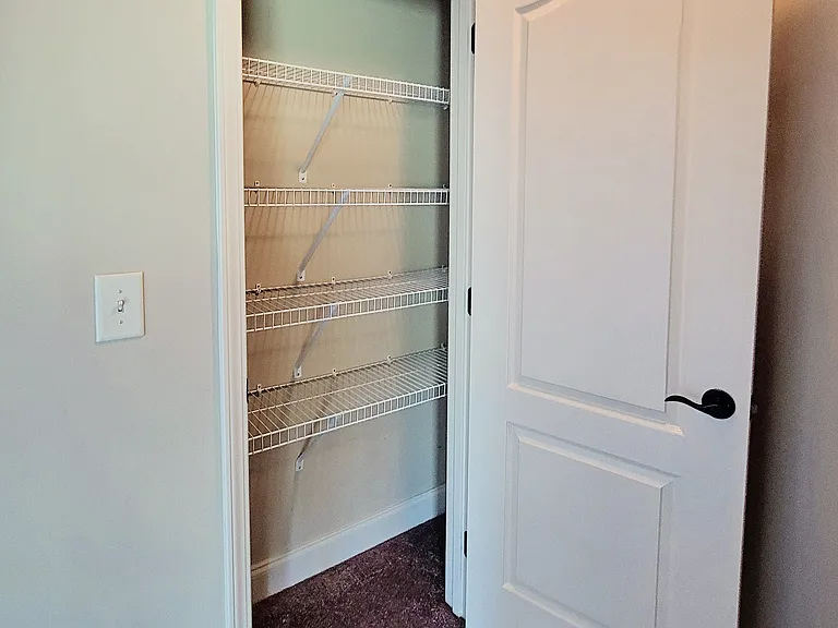 652 Grays Pointe Ct — Photo 17