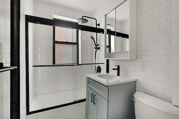 Bathroom, photo 1