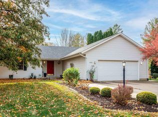 418 Bayside Dr, Germantown Hills, IL 61548