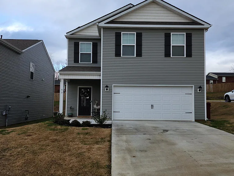 53 Thread Ln — Photo 1