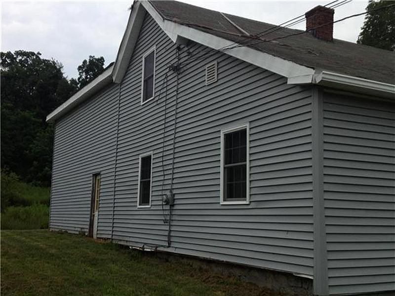 2nd image of 498 Rochdale St