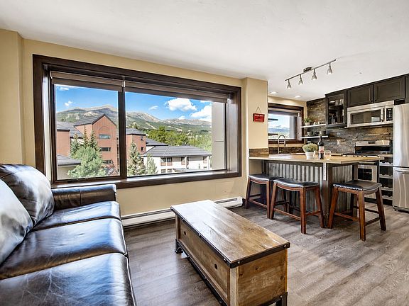 3rd image of 535 S Park Avenue UNIT 412