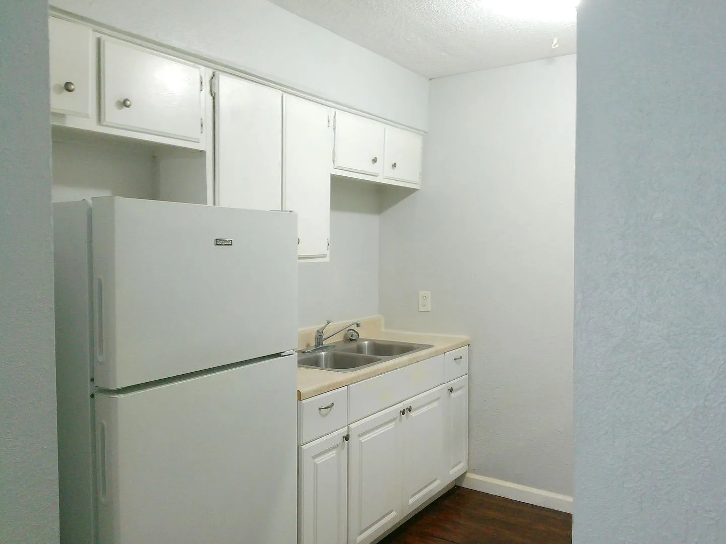 2026 Waldron Unit 205 - 1/Bed 1/Bath - $695/month — Photo 3