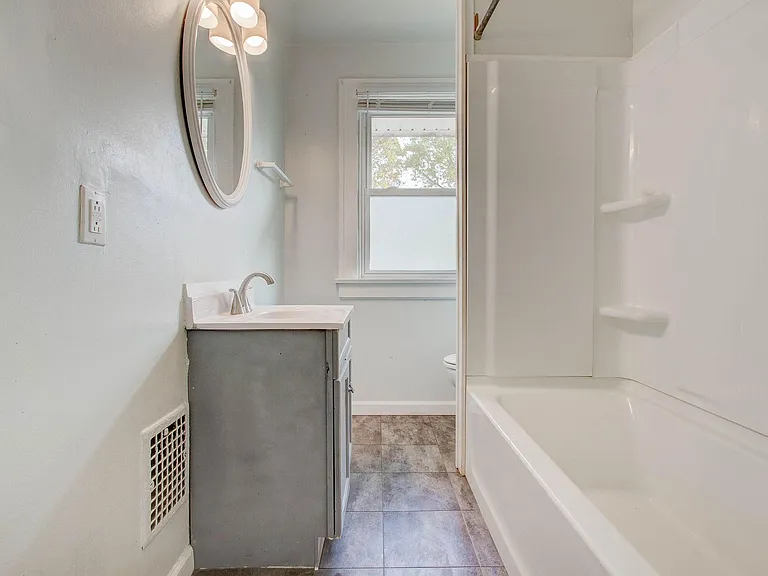 4239 N College Ave — Photo 13
