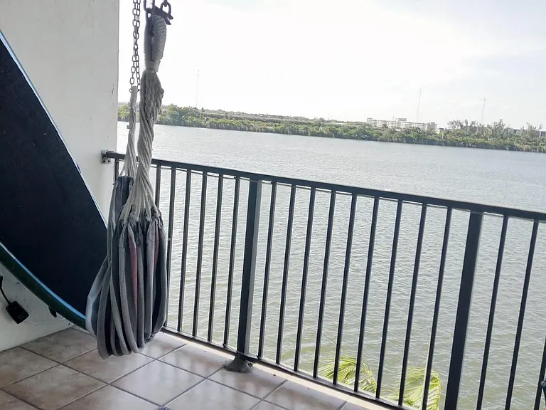 1075 NE Miami Gardens Dr #505 — Photo 15