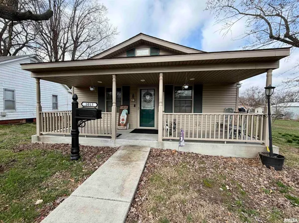 1015 S Washington St, Harrisburg, IL 62946