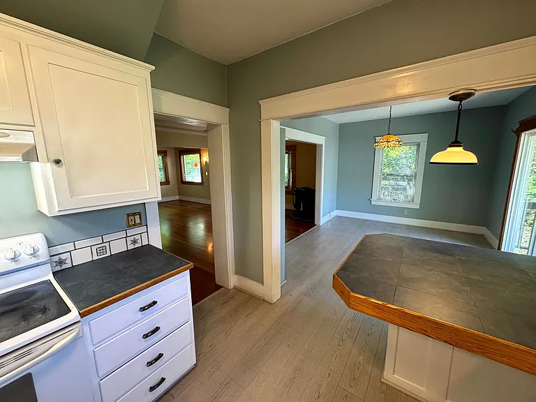 693 W 10th Ave — Photo 17