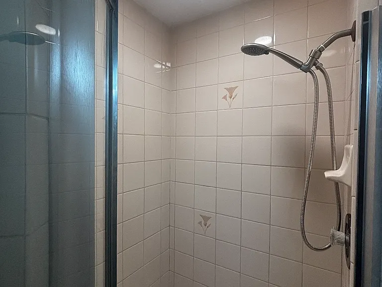 11 Valencia Cir — Photo 6
