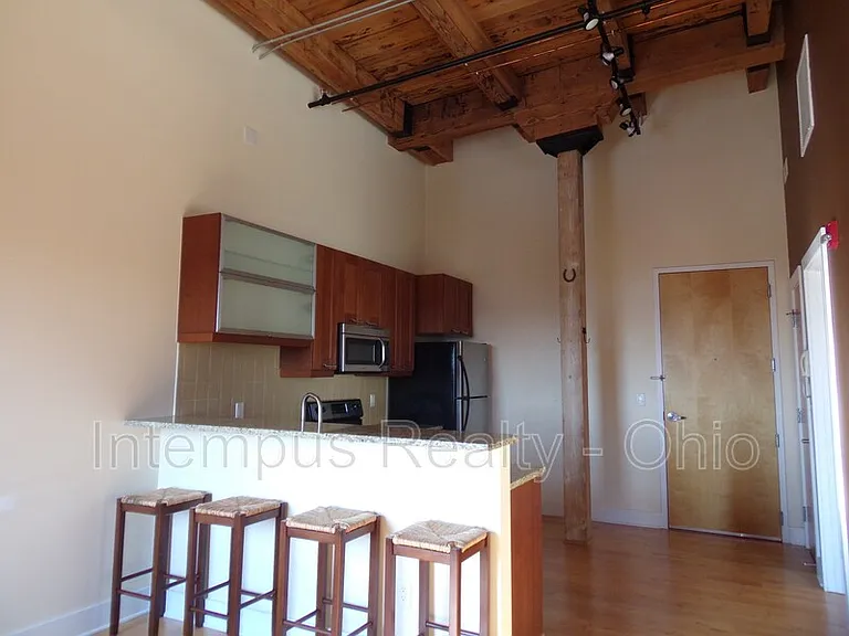 150 E Main St #611 — Photo 6