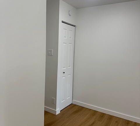 3rd image of 205 Yoakum Pkwy Unit 1016