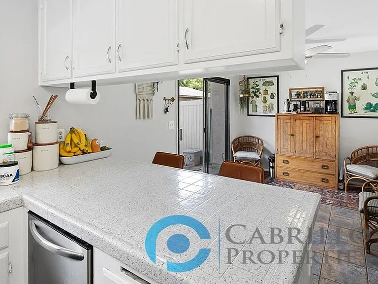 3431 Fairlomas Rd — Photo 6