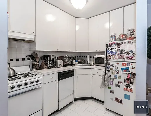 Rented by Bond New York | media 19