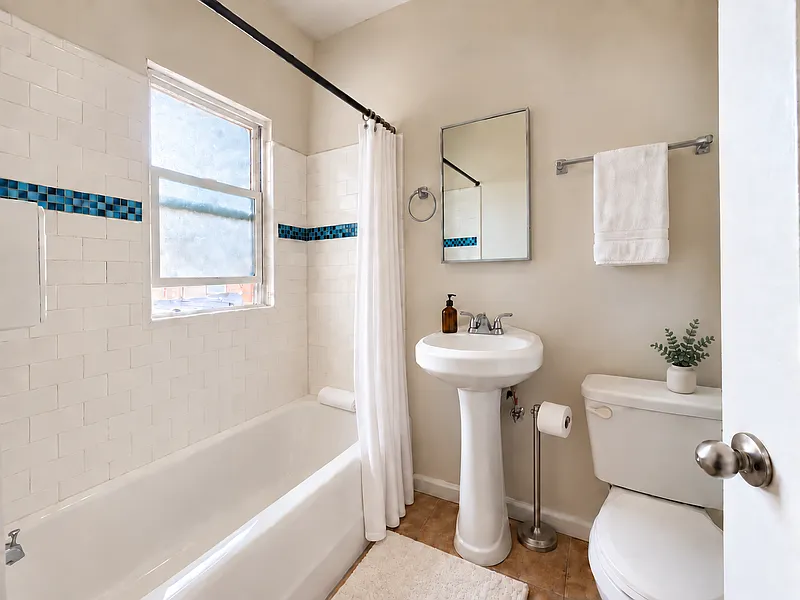 Studio, 1.0 bath, 400 sqft, $1,575 — Photo 4