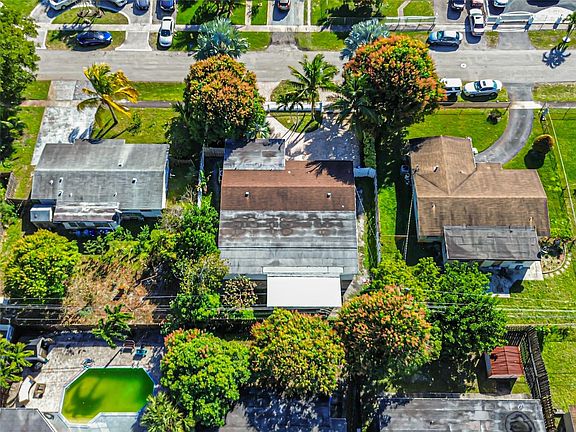 5th image of 5941 NW 14th Place