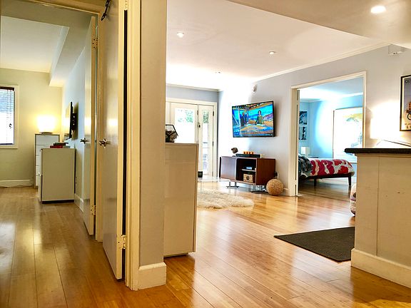 4th image of 2700 Cahuenga Blvd E APT 4120