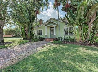 122 27th St W, Bradenton, FL 34205